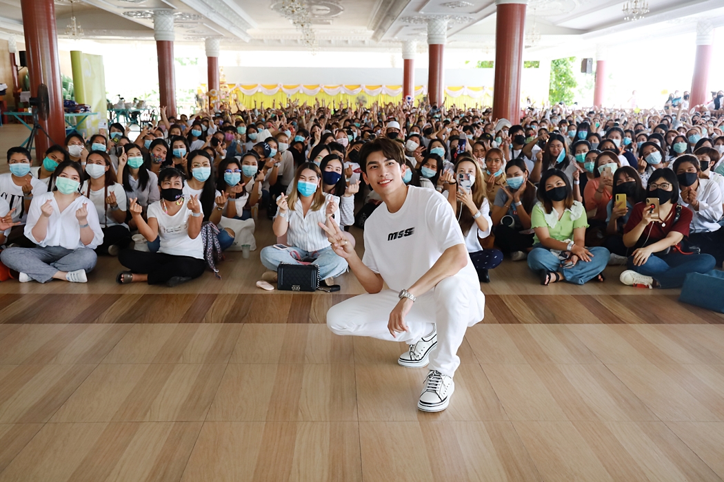 iambonie's tweet photo. #Mewlions คนไหน อยากเก็บภาพความประทับใจร่วมกับ #MewSuppasit ในงานวันทำบุญ มาเซฟเก็บได้เลยค่ะ สองภาพนี้เป็นภาพจากกล้องใหญ่ เลยจะค่อนข้างชัดหน่อยนะคะ
#TrueInsiderXMSS #ทําบุญวัดกู้อยู่กับพี่มิว https://t.co/nVoUVn6Jfl