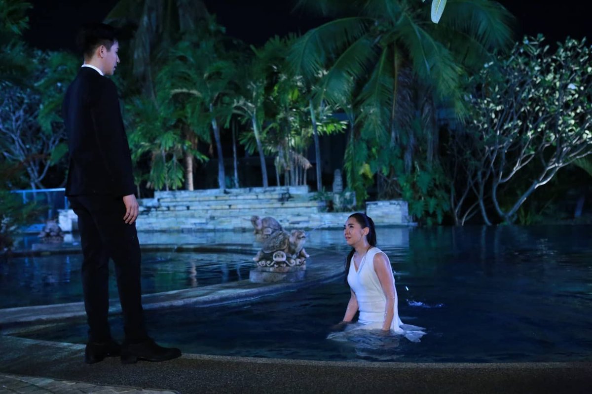 JgenMakerJ's tweet photo. คู่นี้เค้าเล่นจริง ผลักจริง เปียกจริงจ้ะ  

#ร้อยเล่ห์มารยาep2
#ร้อยเล่ห์มารยา 
เวลา 20.20 น. #ช่อง3กด33 
#DeceitfulLove https://t.co/8UO6IpAbFA