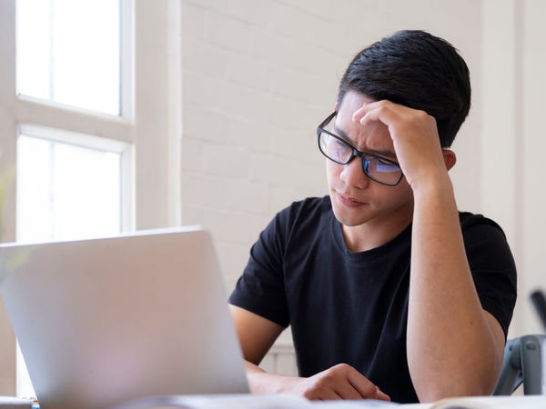 LawyersComm's tweet photo. 🚨BAR EXAM TAKERS: If you experience problems with ExamSoft’s facial recognition software, we want to hear from you. 

Help us stop discriminatory facial recognition tech. Email digitaljustice@lawyerscommittee.org.

#cabarexam, #examsoft, #nybarexam https://t.co/hbTxfQYBMc