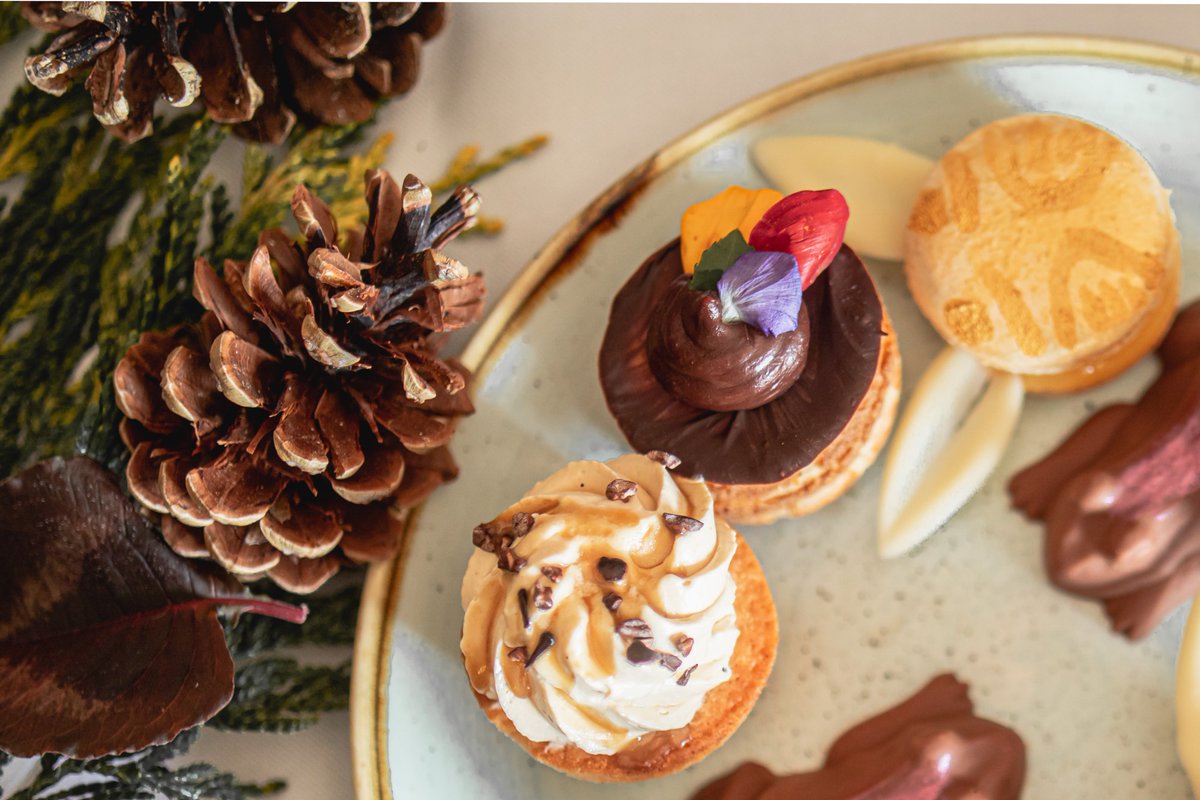 This half term we have something rather exciting coming to the hill...our spellbinding wizard afternoon tea filled with magic and mystery 🧙‍♂️

alexanderhotels.co.uk/barnett-hill/f…