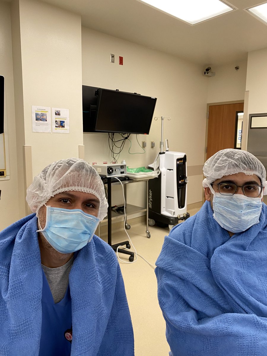 JuanFSanchez8's tweet photo. Fellows during whole lung lavage. Don’t they look excited?
⁦@kylothorx⁩ https://t.co/LjYkimFJLD