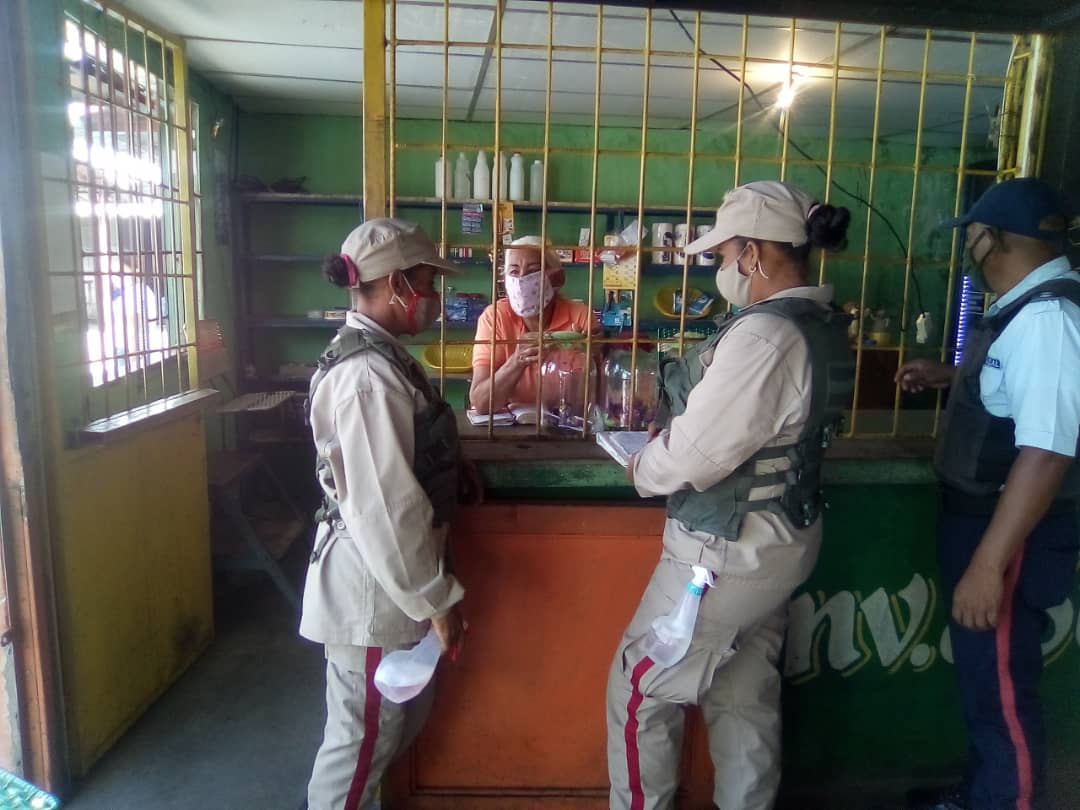 🛡️Nuestros Milicianos efectúan jornada de verificación, supervisión y fiscalización de los precios justos, a fin de combatir la especulación.

#VenezuelaRespaldaLeyAntibloqueo