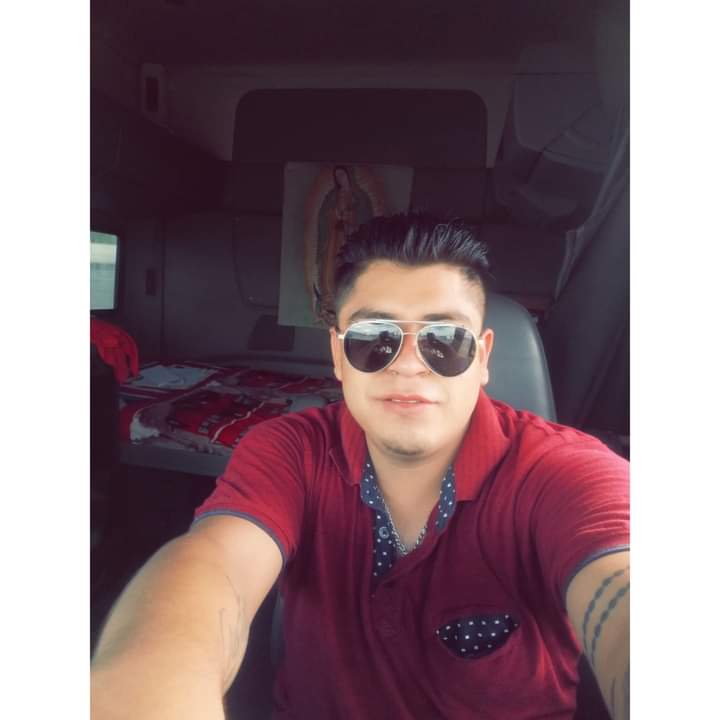 ChacalesDel's tweet photo. Tengo el pack de este rico trailero de Reynosa 
Se llama Gustavo 
100 Rt y lo comparto son fotos y 3 vídeos 
#chacalesdelmundo https://t.co/t8GKlGlom5