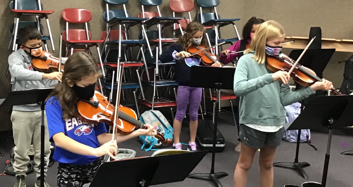 FergOrchestra's tweet photo. 4th graders have learned new notes using their left hand! These ⁦@EzraElementary⁩ violinists are doing amazing! ⁦@MillardPS⁩ #orchestra #musicintheschools https://t.co/HN5tznCS4j