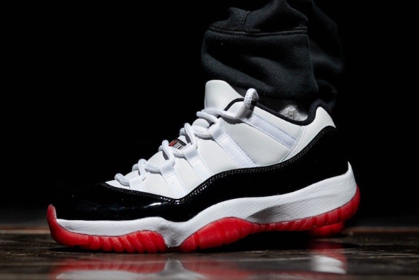 retro 11 black red white