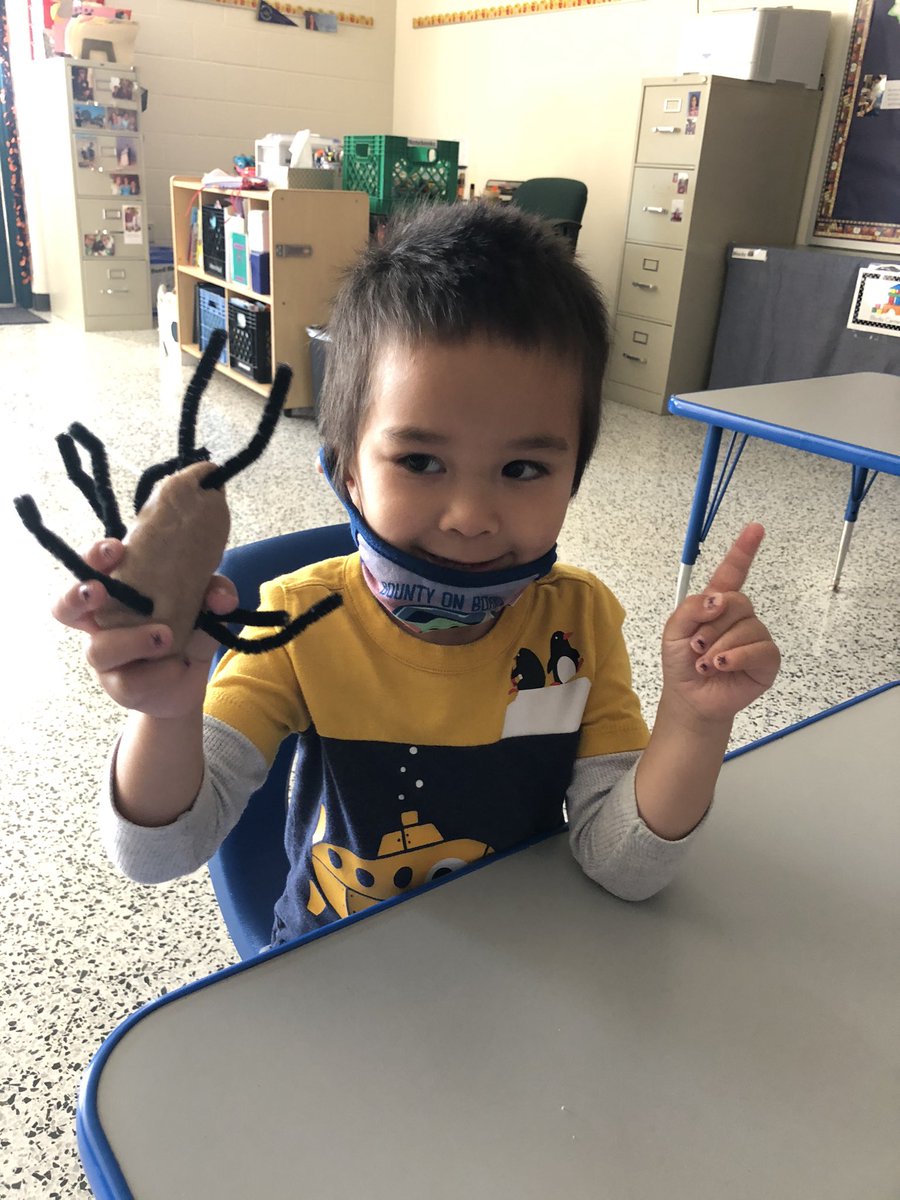 MsJeniPS's tweet photo. Happy campers at school making spiders. I missed these little ones so much! https://t.co/eXSz0cgx7r