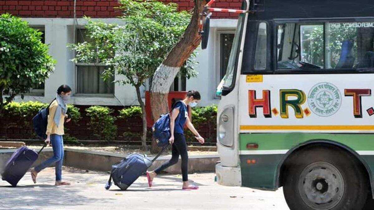 himalayandiary's tweet image. हिमाचल प्रदेश में इसी सप्ताह के अंत तक इंटरस्टेट बस सेवा शुरु हो सकती है।
#HimachalPradesh #InterStateBusService #HimachalTourism himalayandiary.com/in-himachal-pr…