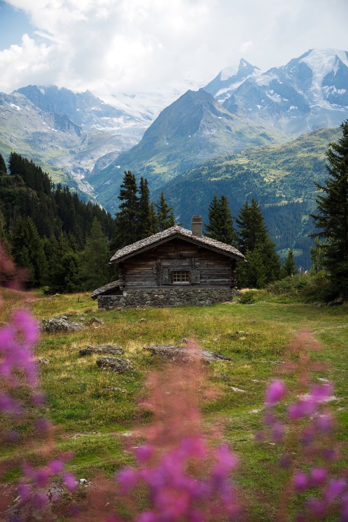 coffee_n_mtns's tweet photo. Cabins in Switzerland https://t.co/nCjSiG12Dk