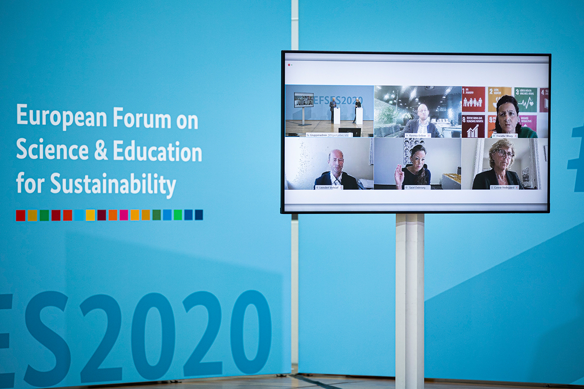 bmftr_bund's tweet photo. THANK YOU! 

1,000 participants, 50 countries, 1 goal today at #EFSES2020 – an innovative &amp; sustainable Europe. The next impulse follows in May 2021 in Portugal ➡️ https://t.co/UlRJJPcVfJ

#EU2020DE #SDG #HorizonEurope #GreenDeal #Erasmus+

📸 Florian Gaertner/photothek.net https://t.co/Xx4J1WLnXE