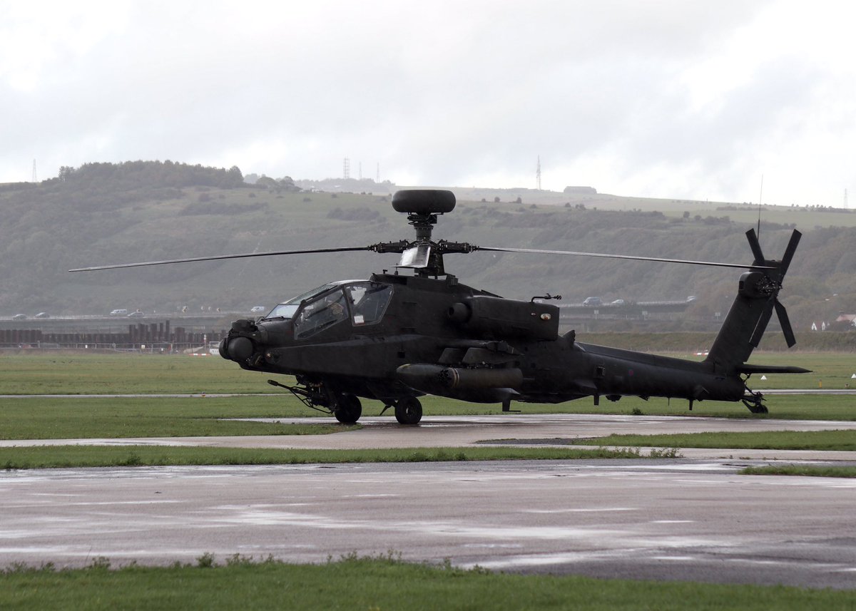andrewgardnr's tweet photo. Two #Apache AH-64 helicopters currently at #Brighton City Airport.
#shoreham #shorehamairport #apacheah64 #ah64 https://t.co/tGNX0IaVtZ