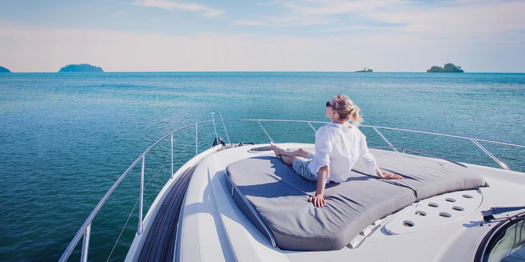 moneyfriendspod's tweet photo. Should you leave your heirs an #inheritance or live it up while you are alive?
@bobbirebell + Grant Sabatier @millennialmoney share a piece by fellow #MoneywithFriends thought leader @FARNOOSH Torabi making the controversial case for dying (nearly) #broke
https://t.co/BAIXg8cRdD https://t.co/JslA49nuUx