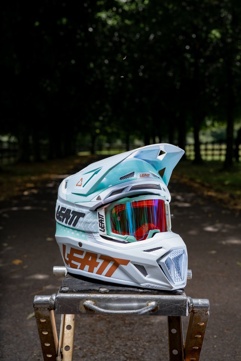 The All-New 2021 Leatt 9.5 Carbon and 8.5 Composite Helmets unveiled! Find out more here: lwmag.co.za/first-look-all… @officialleatt #Leatt2021Moto #Motocross