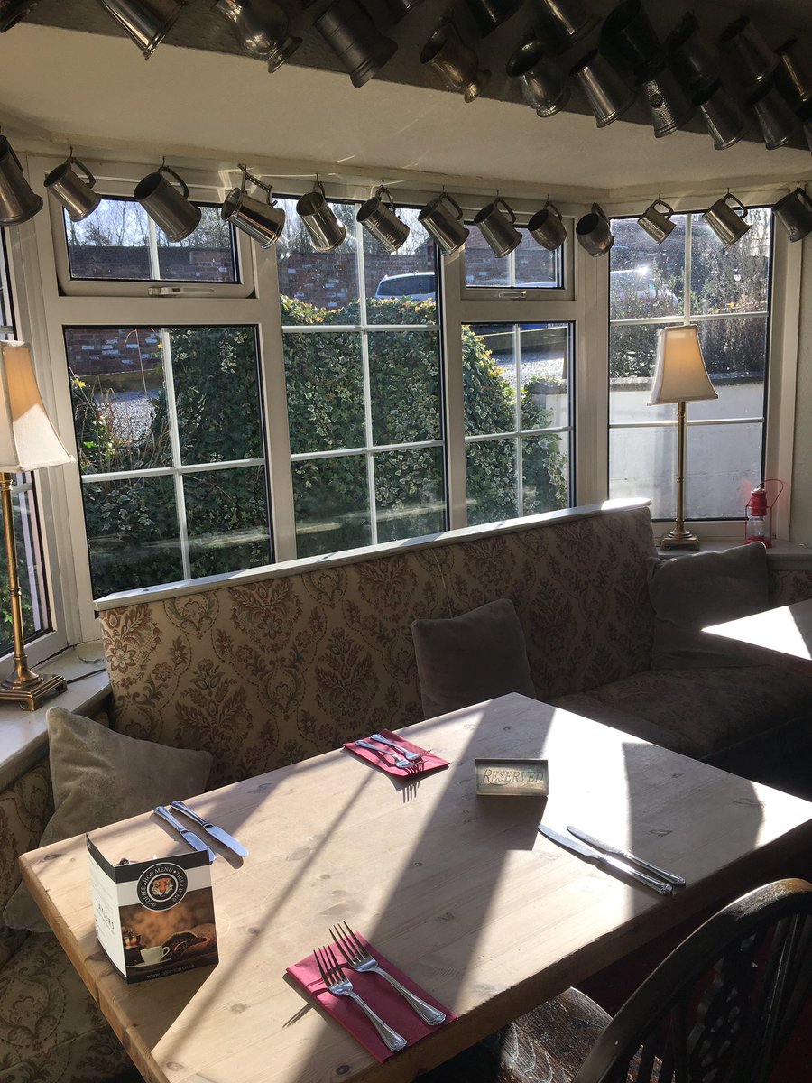 The_Tiger_Inn's tweet photo. Sunny Autumnal day 🍂😎
Book your sunny spot on our website 🍽🐅 https://t.co/XMKbyONjNl
#publunch #tigerinnconeythorpe #TuesdayMotivation https://t.co/pNo0klnQf6