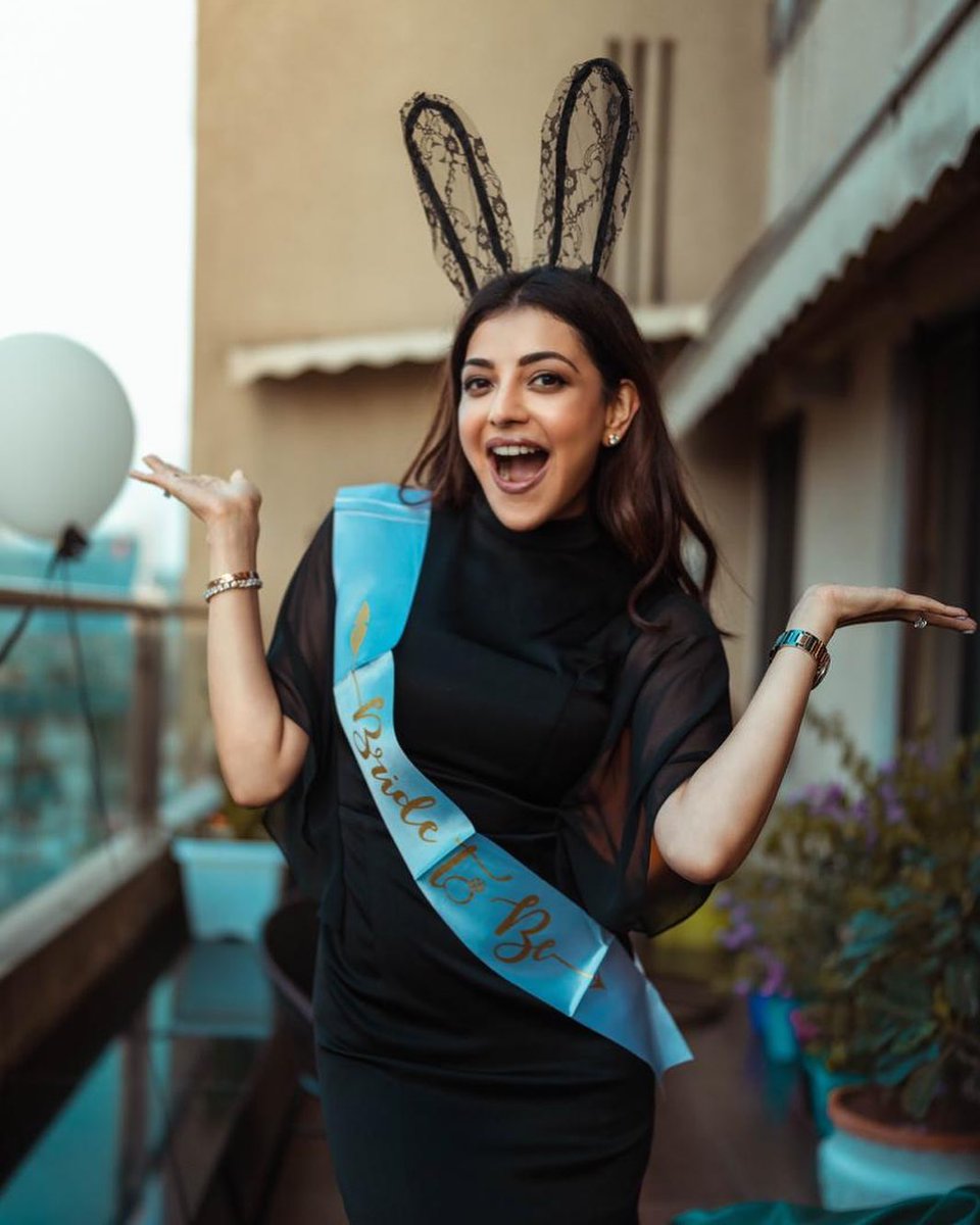 HydTimes's tweet photo. #FunAndFrolic: Adorable pics from @MsKajalAggarwal's bachelorette party with sister @AggNisha and her girl gang is every girl's dream
.
#KajalAggarwal #NishaAggarwal #KajalWedsGautam #funnight #chillvibes #weddingcelebration #girlsnight https://t.co/0BRkVC3qSb
