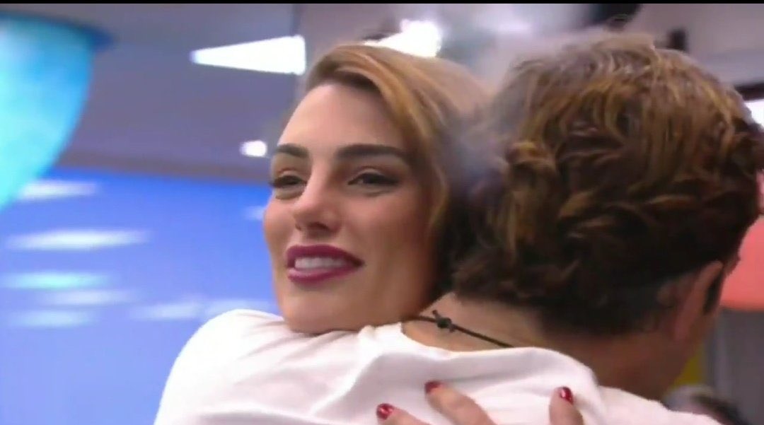 pensierivforme's tweet photo. tommaso su franceska: mai avrei pensato che mi mancasse la Pepe, lei era la mia certezza, c'era sempre quando avevo bisogno. Lei rispondeva alle mie provocazioni, io rispondevo alle sue.♥️ 
#GFVIP https://t.co/4Oqy834KEi