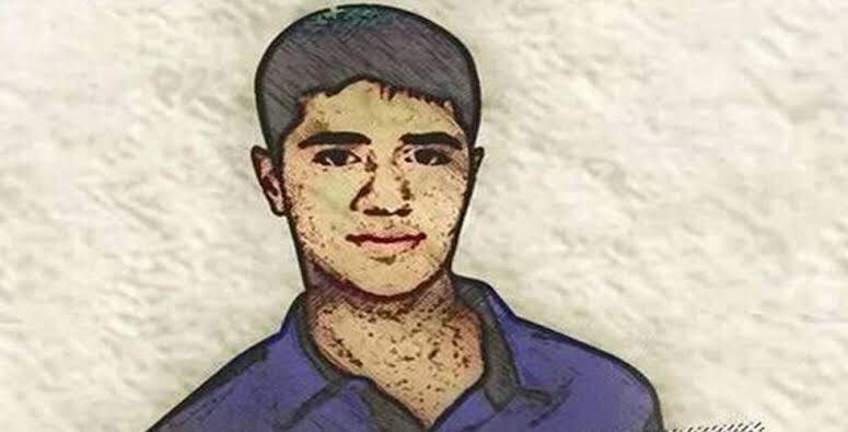 NimetullahNK's tweet photo. Biri bu dünyada Allah katında aziz birini görmek istiyorsa Şehid #YasinBörü 'ye baksın , biride neden bu kadar aziz olduğunu öğrenmek istiyorsa ; Uğruna canını verdiği Davasına baksın.
O zaman hak ve hakikatı ayırt edecektir. https://t.co/HwG8xIIjQ4
