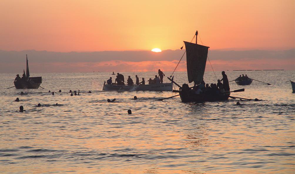 ElCampelloAyto's tweet photo. 😃🏖Turismo @MnavarroPerez El Campello @CampelloTurismo reparte premios entre quienes compartan sus recuerdos de las 🌙🗡fiestas de Moros y Cristianos. #MiC2020 Lee la noticia completa AQUÍ 👉🏻 https://t.co/NYTU2AAon5 https://t.co/dmgHuxLiYZ
