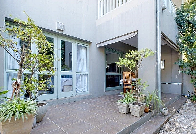 property24's tweet photo. Are you a first-time buyer and not sure where to look? Fourways in Sandton offers great value and lots of property investment opportunities. Here's where to look...
https://t.co/CRJ0nTQurK
#Firsttimebuy #propertyinvestment #sandton https://t.co/dhmKMyFNch