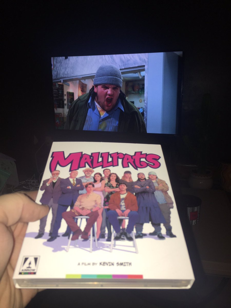 OneAndOnlyMSJ's tweet photo. I’ve had #mallrats #arrowvideo release preordered since day one and finally got it in mail yesterday but sadly it was before I had to go to work. Now I’m off and it’s going to be a @ThatKevinSmith day starting with the #tvedit. So far it’s might be my favorite version. https://t.co/Pq3wcRforF