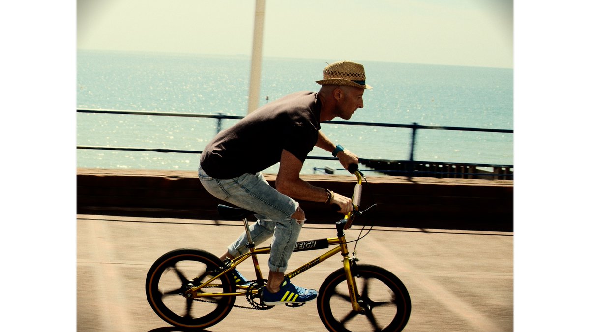 iamthrowbackkid's tweet photo. We can't wait for tomorrow when we share the video for Back To The 90's. Stay tuned for some serious 90's throwback fun! 🚲

#throwbackKid #backtothe90s #newmusic https://t.co/FhgiocbeBb