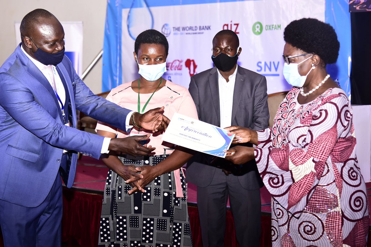 husseinsain1's tweet photo. #Earlier
Speaker @RebeccaKadagaUG
officiating at the e-conference on Water, Sanitation and Hygiene at Hotel Africana. Kadaga called on legislators to push for WASH in the forthcoming campaigns for the 2021 general elections. https://t.co/RaZBxllISt