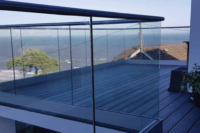 fh_brundle's tweet photo. When a slimline, low-maintenance and elegant frameless glass balustrade is required, On-Level ticks all of the right boxes.

#glass #framelessglass #framelessglassbalustrades #framelessglassbalustrade #fhb #fhbrundle #ONLEVEL https://t.co/L4BBCAILt5