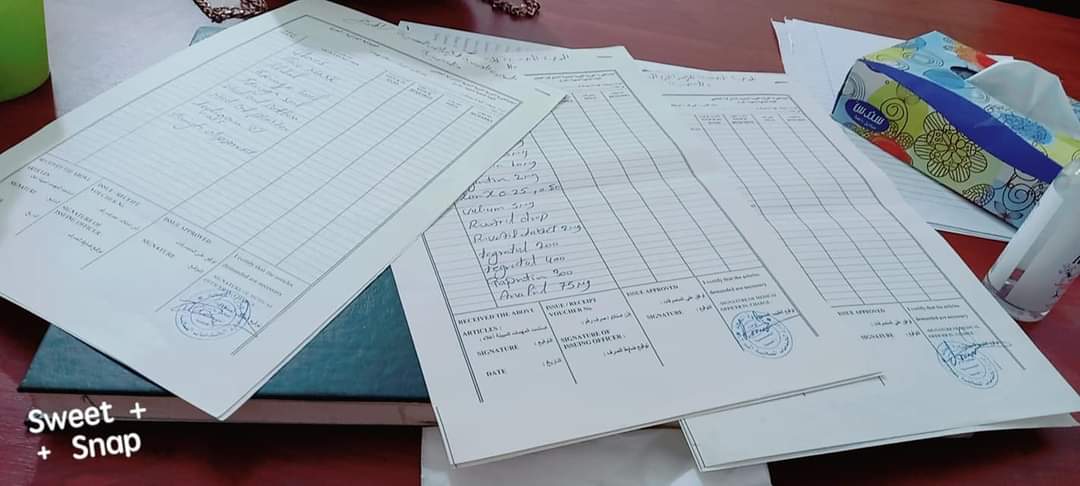 Lailaachlees2's tweet photo. وقعدنا رؤساء اقسام🥰🥰 
رئيس قسم الصيدله ومخازن الادويه  لمصحة الادويه العصبيه والنفسيه
طبعا كلهم قالوالي بطلي طهوق🙄 https://t.co/mFQyU0oxJt