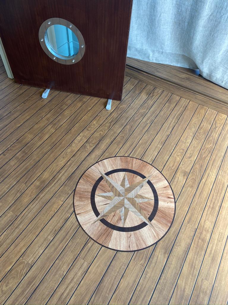 MattersSw's tweet image. During the refit of Rockfish Brixham we worked closely with Mitch Tonks to deliver new flooring.   
Amitico Dry Teak LVT with black inlay was used plus Amitico Echo Ink added to the bar walk to striking effect - a compass design completed the nautical theme. #flooring