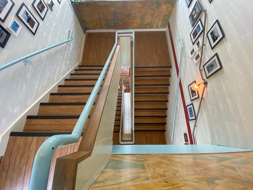 MattersSw's tweet image. During the refit of Rockfish Brixham we worked closely with Mitch Tonks to deliver new flooring.   
Amitico Dry Teak LVT with black inlay was used plus Amitico Echo Ink added to the bar walk to striking effect - a compass design completed the nautical theme. #flooring