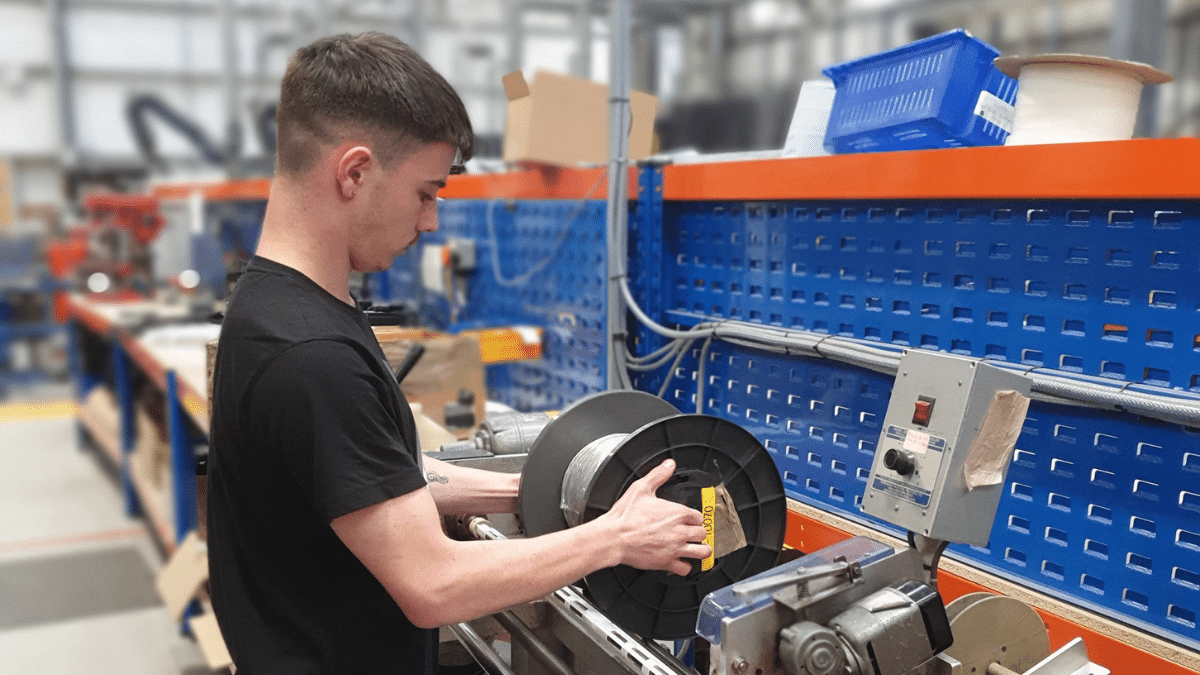 heatrodelements's tweet photo. Applications are now open for a new Apprentice Production Assistant, based at our production facility in Bolton. https://t.co/wdDI3F4NUN #apprentice #engineering #Ukmfg #mechanicalengineering https://t.co/cKoxKJWjU1