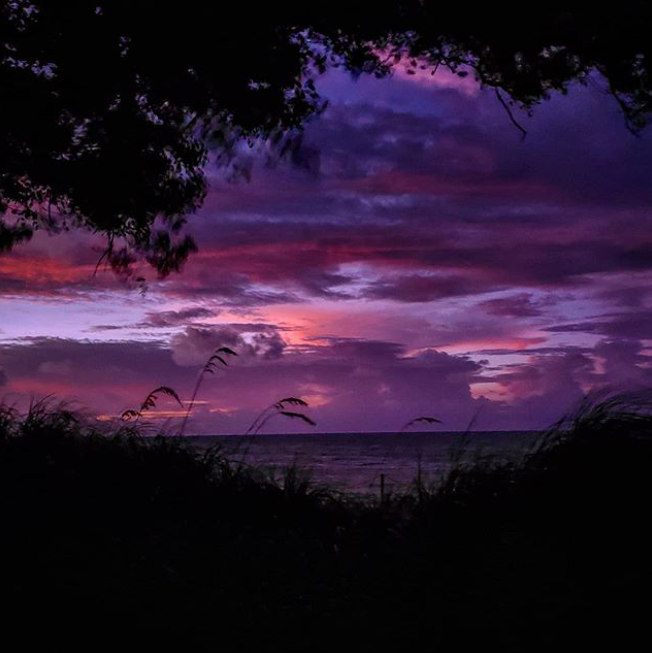 A dreamy sunrise this morning in Marathon from Loretta Alkalay. Today's forecast: 
🐙 partly cloudy skies
🐙 highs near 90
🐙 east winds 15-20 mph 
🐙 50% chance of rain 
#flwx #FloridaKeys #KeyWest