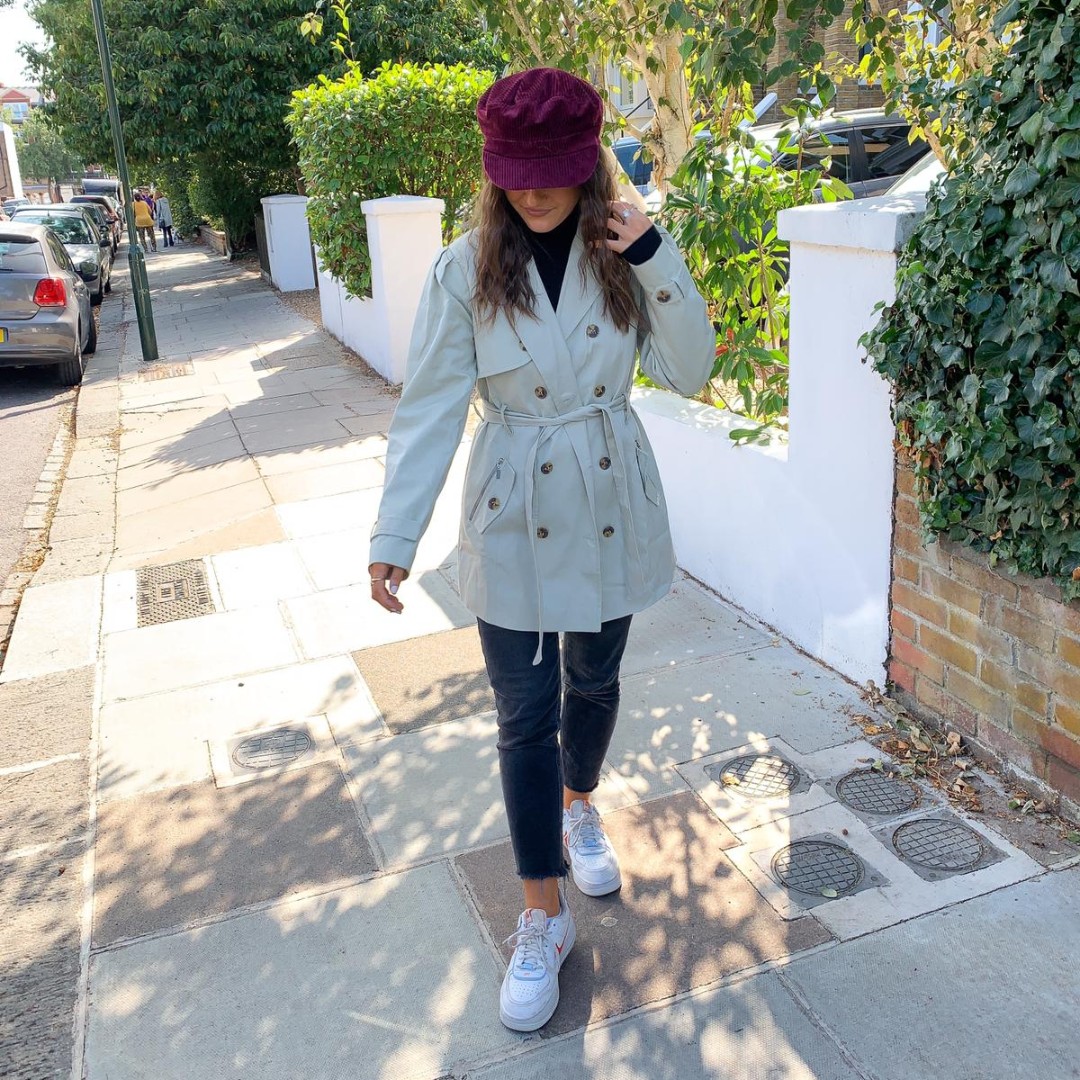 Fill your wardrobe with autumnal tones 🍂@amesbanks

SHOP THE LOOK:
🔎 ALMOND GOLD BUTTON TRENCH COAT
🔎 BLACK PLAIN ROLL NECK TOP
🔎 BURGUNDY CORD BAKER BOY HAT
.
.
.
.
#photooftheday #fashion #cute #style #life #influencer #selectstyle #wfh #lockdown #autumn