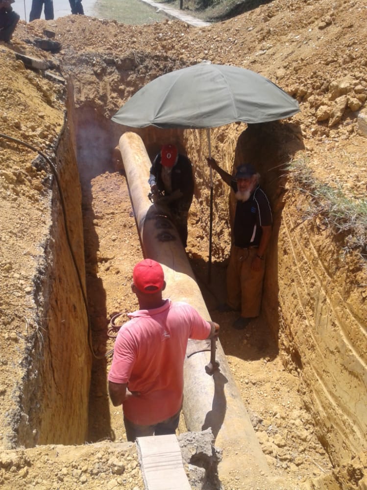 #06OCT | Mcpio. Paz Castillo (Miranda) Cuadrilla de mantenimiento sustituyó 120mts de tuberia de 12 pulgadas en A/C y una válvula de 12 pulgadas respectivamente de PN, en el sector El Rosario. #AlServicioDelPueblo✊🏽🇻🇪<a href="/NicolasMaduro/">Nicolás Maduro</a> <a href="/NestorLReverol/">Néstor Reverol</a>