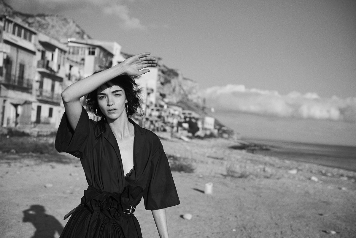 petravdhulst's tweet image. We didn&apos;t come into this life to play it safe and settle. We came to shake things up and prove to ourselves that we can live the life we&apos;ve always imagined. 

📷 Peter Lindbergh