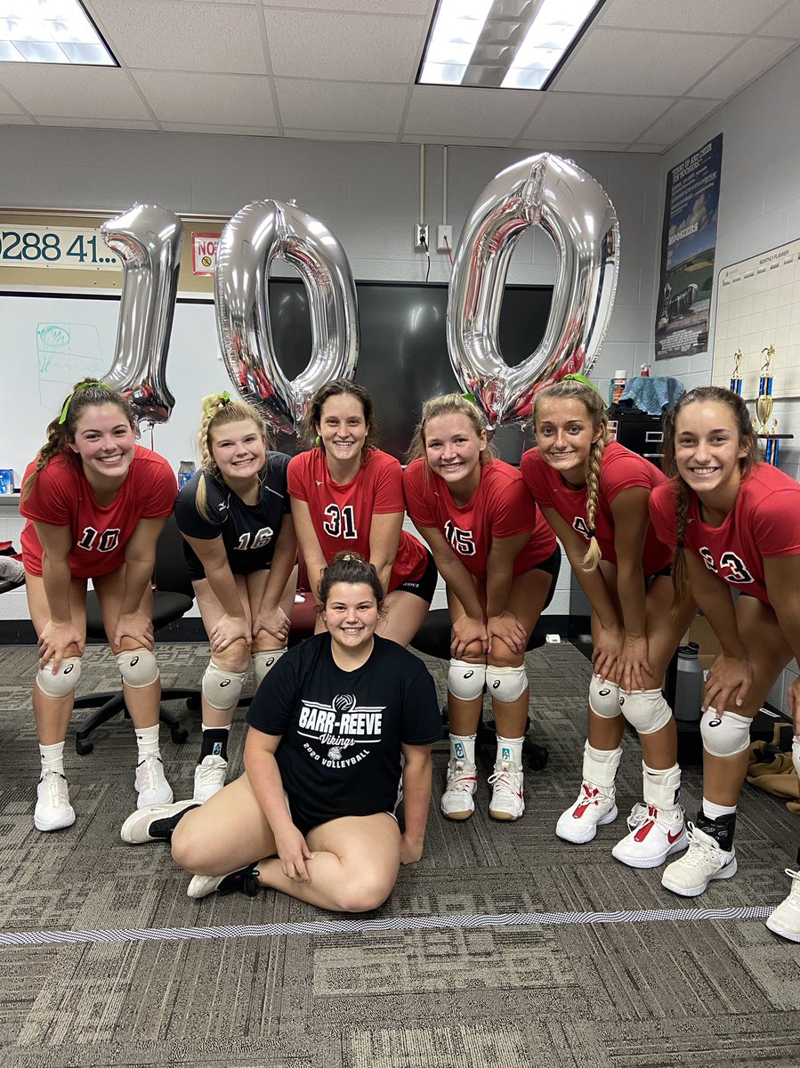 reeve_barr's tweet photo. Join us tonight on our home floor for our Class of 2021’s volleyball Senior night. JV @ 6 and Varsity follows! Go Vikings! 🏐❤️ https://t.co/kw4S89EPQA