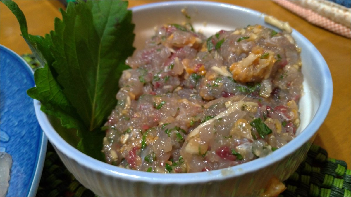 Daito 釣った魚でお刺身 自分で釣ったスマガツオの刺し身めっちゃ美味しい 他にもムロアジ サバ イスズミ メジナ シマアジ なめろうのお刺身 サバはリスキーだけどｗ