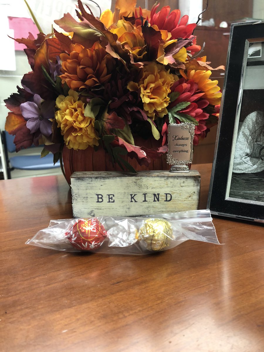 Kindness is in the air @ Tatem. Thank you Ms Lewin for the treats!#bekind #Tatemtweets