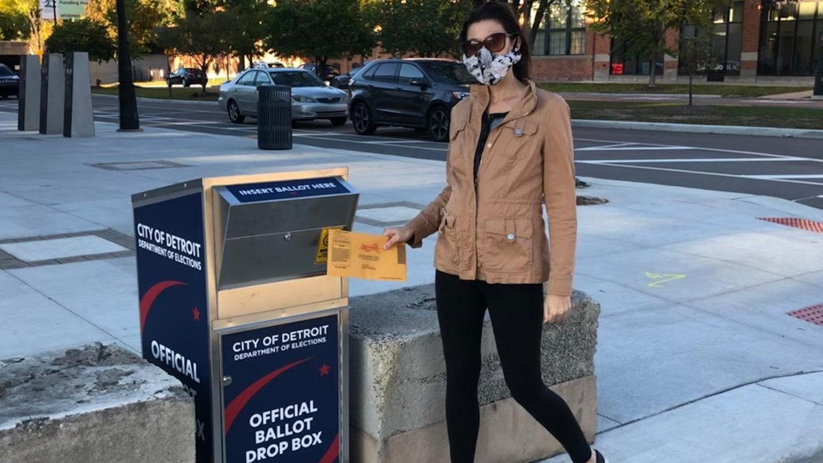 estoyche's tweet photo. #IVoted Get your absentee ballots in early! #Election2020 is an important one! https://t.co/vZwPVkeL9F