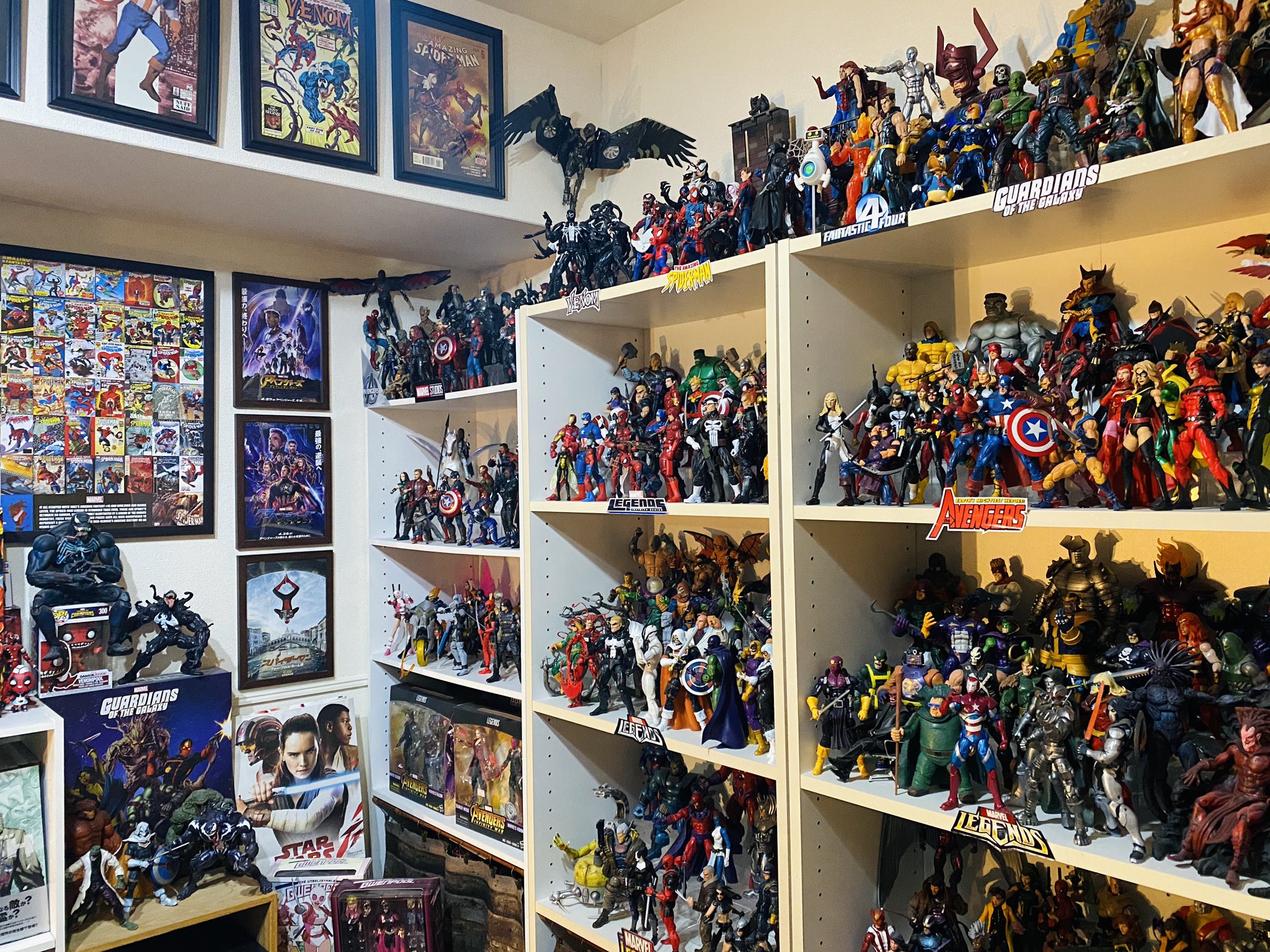 ジャップール Twitter પર 来年の2月に家が建つんだけど それまでにこのフィギュア全部片付けられるんだろうか 新しいフィギュア部屋は楽しみだけど引っ越しが憂鬱だー 笑 T Co 3cqplupky4 Twitter