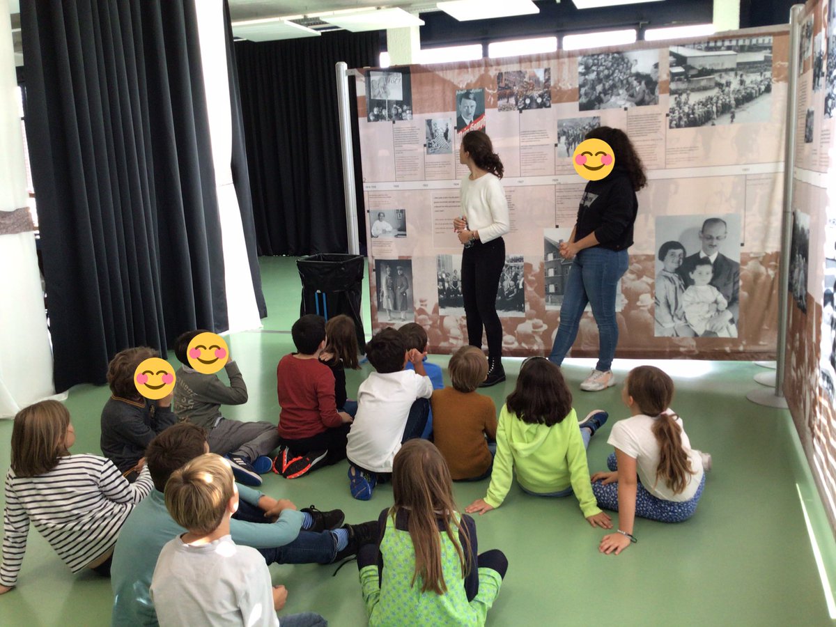 Aujourd’hui, les élèves du collège nous guident à travers l’exposition Anne Frank. <a href="/LFZurich/">Lycée Français de Zurich</a> 
#WW2 #histoire #EMC