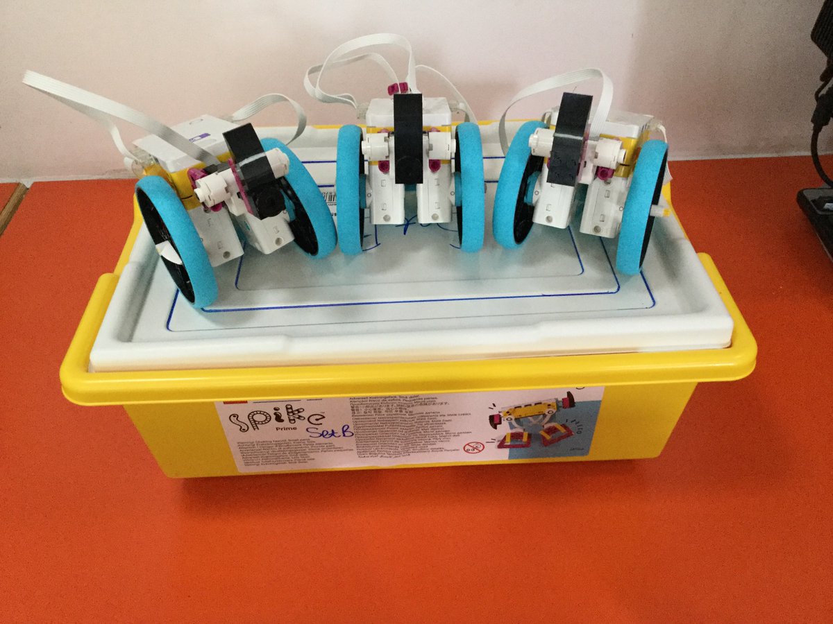 TechnologyDHS's tweet image. Our year 7 and 8 #CodingAndRoboticsClub have had a wonderful few weeks exploring our #new #LEGO #SpikePrime kits! Watch this space for the challenges they will be doing over the next few months! #Coding #Robotics #WeLoveCoding