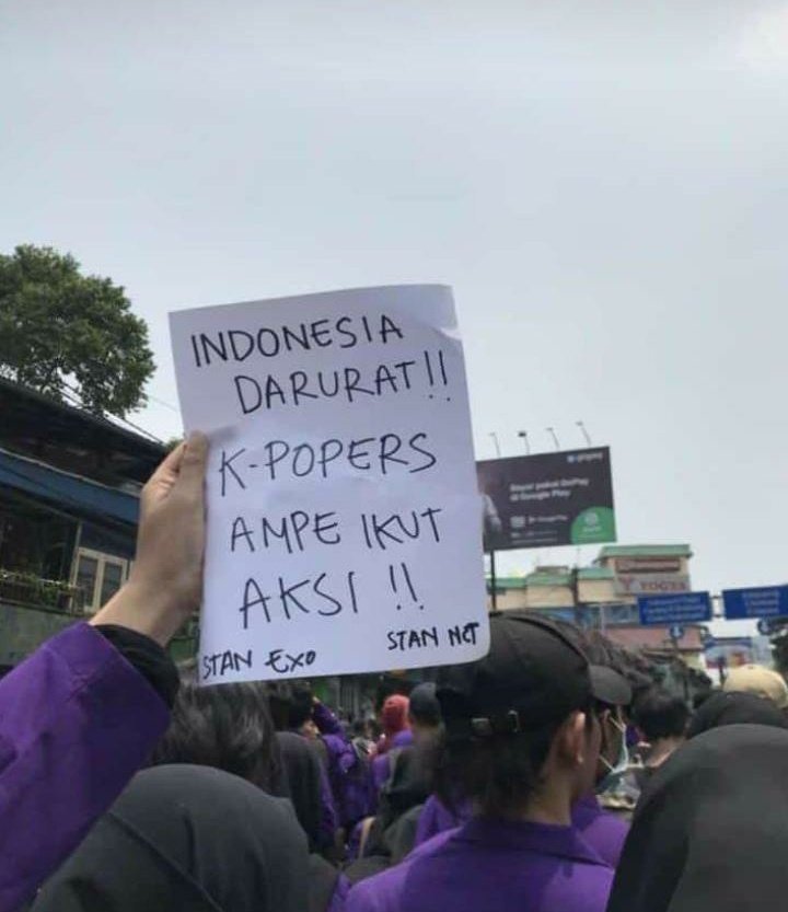 szy_uz's tweet photo. Walaupun kita beda kesukaan  tapi kita tetep INDONESIA.

#OmnibusLawSampah
#DPRRIKhianatiRakyat #dprpenghianat https://t.co/dE0hXuOY1B