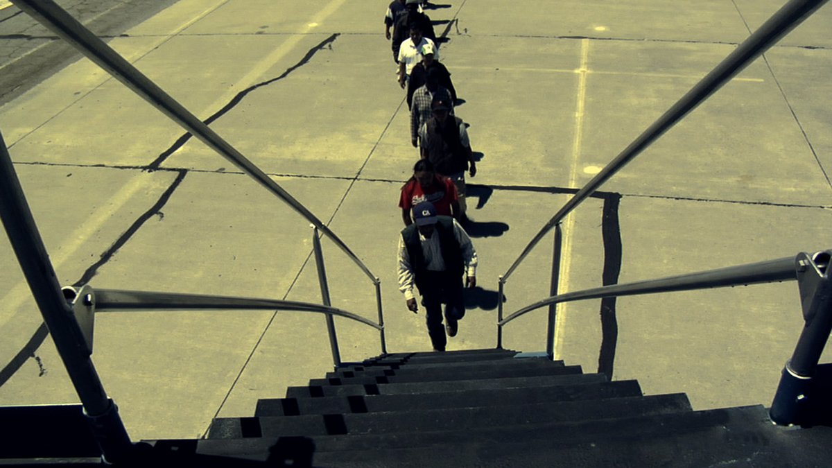 [APPEL] à contributions antiAtlas Journal #6 
"Air Deportation". Coordination : William Walters, Clara Lecadet, Cédric Parizot. Date limite : 15 novembre 2020.
tinyurl.com/yyjym3k6
Photo : Adrian Paci, Centro di permanenza temporanea, 2007, photogramme