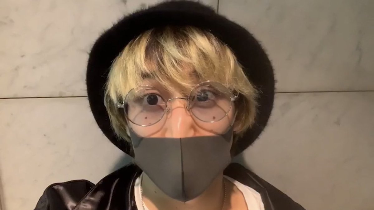 ট ইট র みぃく しっかりフラゲしてるさっくん流石すぎる サングラスみたいな眼鏡まじでいい ふわふわの帽子も可愛い 私もフラゲしたよ 佐久間大介 T Co 1eiajkyh8m ট ইট র