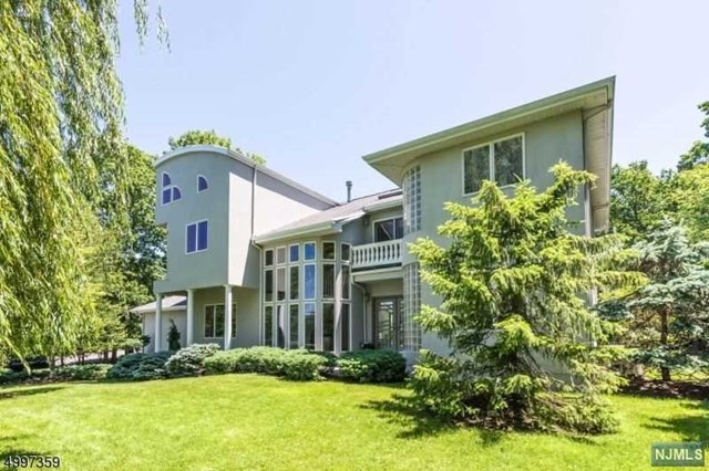 drew_nj's tweet photo. Simply amazing in Cedar Grove. Move into this 4 BD/ 4 BA now! Call/text/DM me today!  https://t.co/qQju1KBHvl https://t.co/HOpfzgtCFS