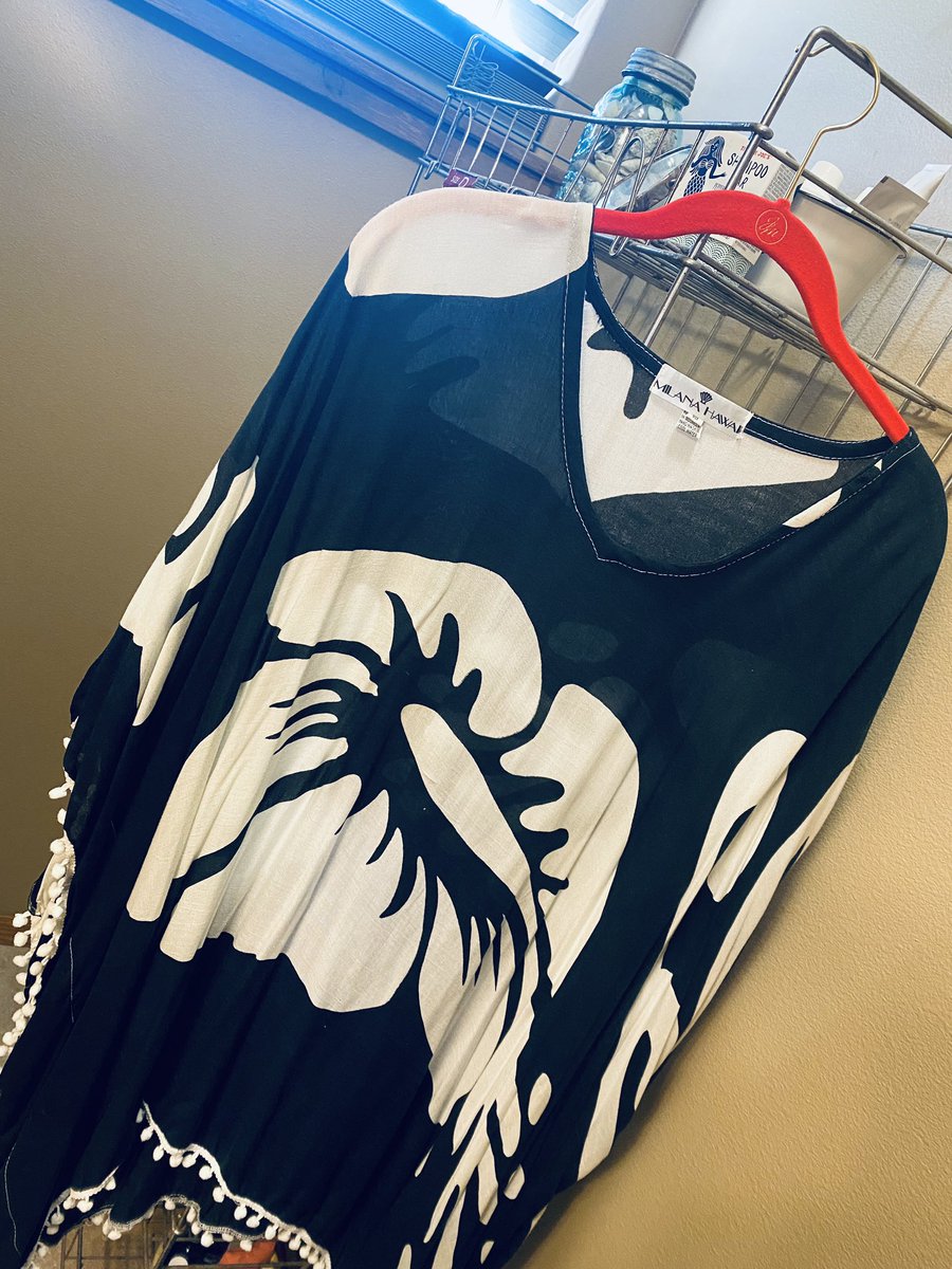 A_MinearAHL's tweet photo. I don’t know about anyone else, but I would love to be back in Hawaii wearing this! For now, I’ll settle on wearing it on “vacation day” for our spirit week instead. #CPSspiritweek #LMSbest https://t.co/uKpZY8QkwE