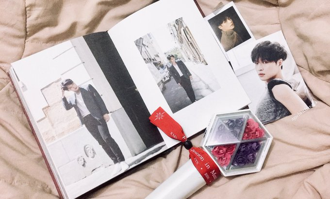 agirlwithasaga's tweet photo. Happy Lay Day from me (and Chennie and B1 who are not in the photo jsjsjs) ππ¦π @layzhang
#1007LAYDAY #2020LAYDAY #KingLayDay #HappyYixingDay #ForeverWithLAYZHANG https://t.co/WTphOT0qeb