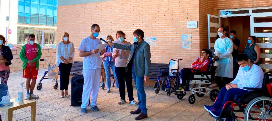 Astrapace's tweet photo. Astrapace ha celebrado hoy, en compañía de @ViolanteTomas  el #Diamundialdelaparálisiscerebral en un acto en el que se ha leído el Manifiesto de los derechos de las personas que conforman el movimiento #Aspace.

Cada día más cerca de alcanzar un #UnFuturoMejor https://t.co/p7lwBNCHFE