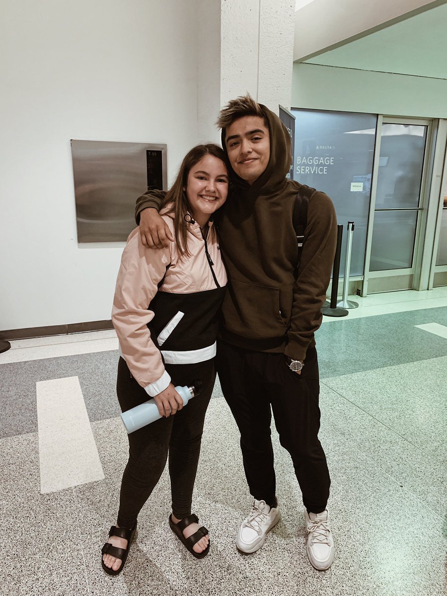 sarahhseward's tweet photo. happy birthday homie i hope 20 treats you well!! i love and miss you so much <33 @sjrcalderon https://t.co/WVQpVtAjYi