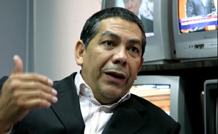 mineducacion_ve's tweet photo. #DandoYDando 🔴 Vicemin. de @minecofinanzas, @planwac: "Las sanciones no solo son un crimen de lesa humanidad, son una bomba silenciosa que afectan la salud y la alimentación".
#VenezuelaRespaldaLeyAntibloqueo @RNVInformativa https://t.co/k03f4LAuQO